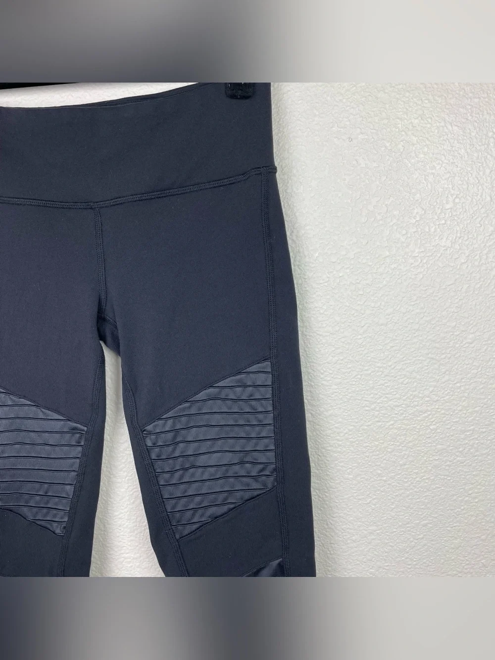 Alo Yoga Women's Small Black Moto Panel Leggings Mid Rise Athletic Casual Gym